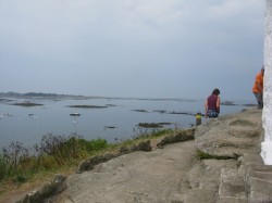 Roscoff et l'île de Batz au loin.