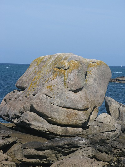 Roches aux formes humaines
